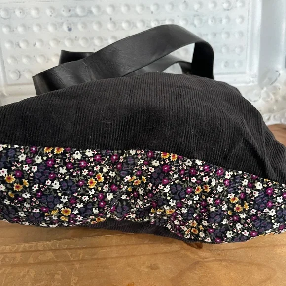 Vintage NWT l.e.i. Black Corduroy & Floral Shoulder Bag with Studded Straps - Picture 6 of 8